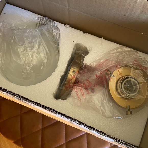 NIB- GORGEOUS BRASS WALL SCONCE WITH BLACK ARM AND GLASS GLOBE - Picture 5 of 15